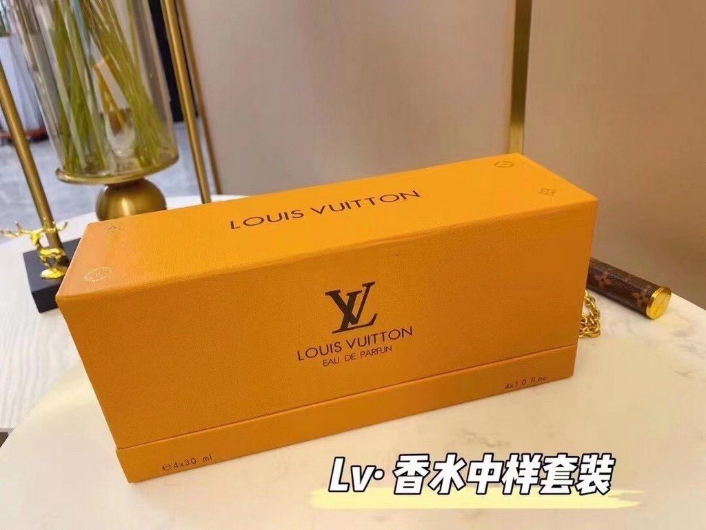 Original qualitylv sample perfume set of 4 4×30mlThe set contains 1 rose des vents (rose in the wind) exudes freshness  2 apogée (peak) exudes natural charm3 contre moi (to lean on) is not to hide sensual thoughts4 le jo