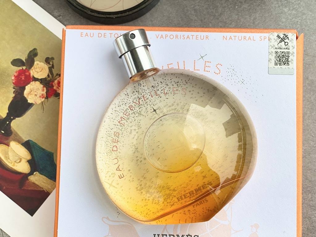 Original qualityHermes perfume in addition to the popular garden series, orange color starlight series is also popular. Hermes launched in 2004 eau des merveilles orange pick starlight (orange color starlight) has a seri