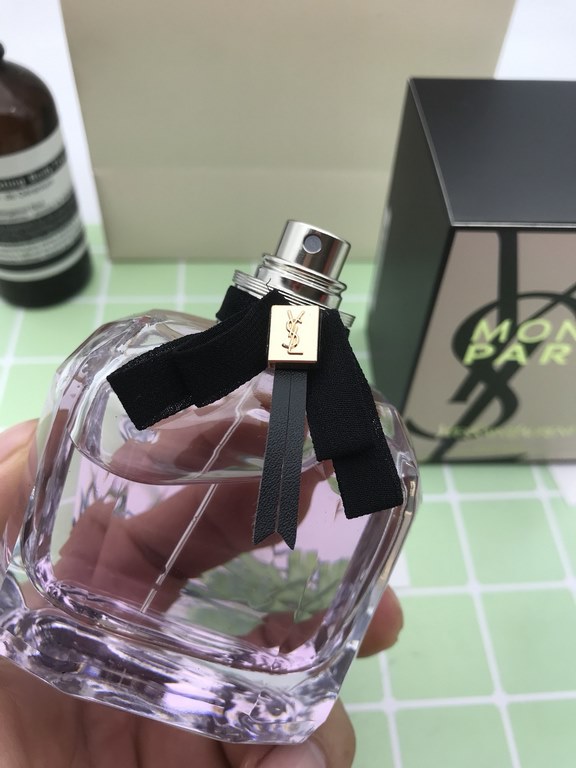 Name; YSL Reverse Paris (Walking Aphrodisiac)Inspired by Paris, the capital of romance, originated from Paris, the capital of romance in love. Let you feel the most crazy, hot love. Bold use of mysterious bright mandarin