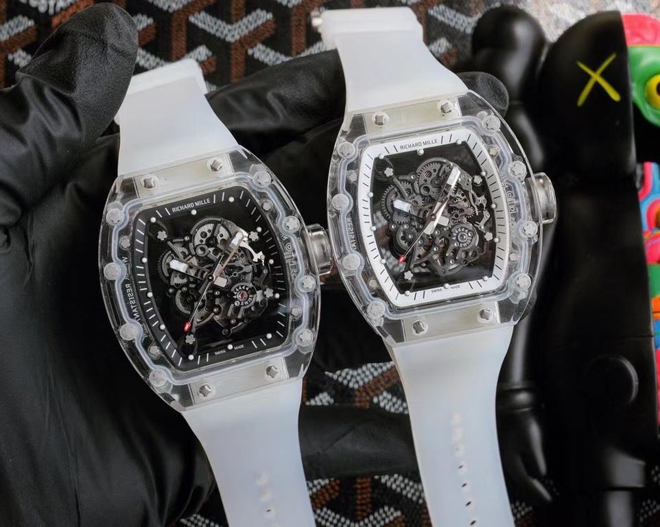 Richard Mille RM35-02, Glass Transparent Series! A work of innovation! All-glass case with the hottest skeletonized design! Japanese automatic Seiko movement, the most accurate movement, with a comfortable and soft rubbe