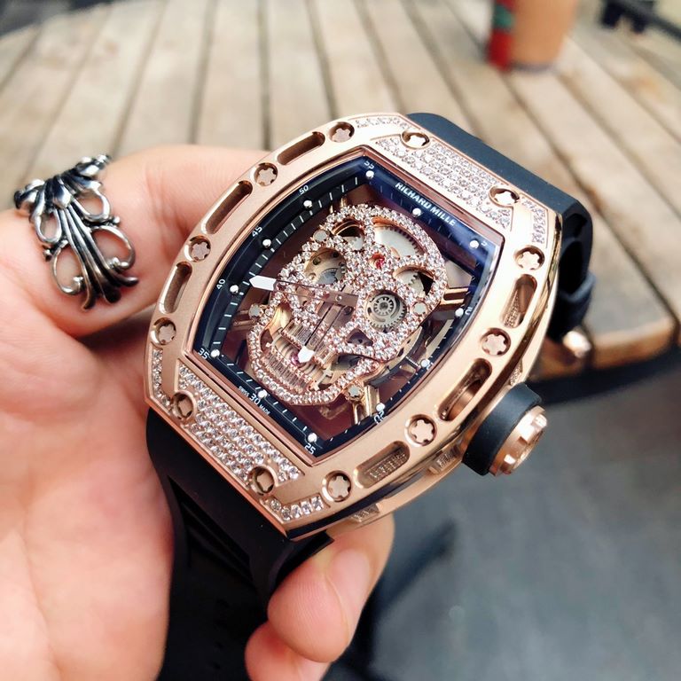 Richard MilleRM052 Series New Ghost Head Upgrade Cranium Series The original imported mechanical movement highlights the sporty style of this watch Through the anti-glare Ooze crystal, you can see the suspended skeleton 