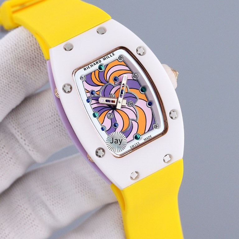 RichardMille RichardMille enameled marshmallows The latest explosion of the bon bon collection's rarest pieces! Overcoming traditional craftsmanship breaks the mold! One of the most respected techniques in watchmaking. N