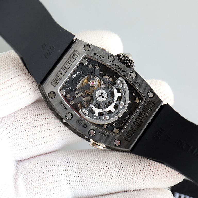 Richard Mille Richard Mille (RM037) Women's Carbon Fiber Ceramic Watch Series This watch is from the Australian actress Margot Robbie endorsement of new products. This watch is made of stainless steel case overlay, the c