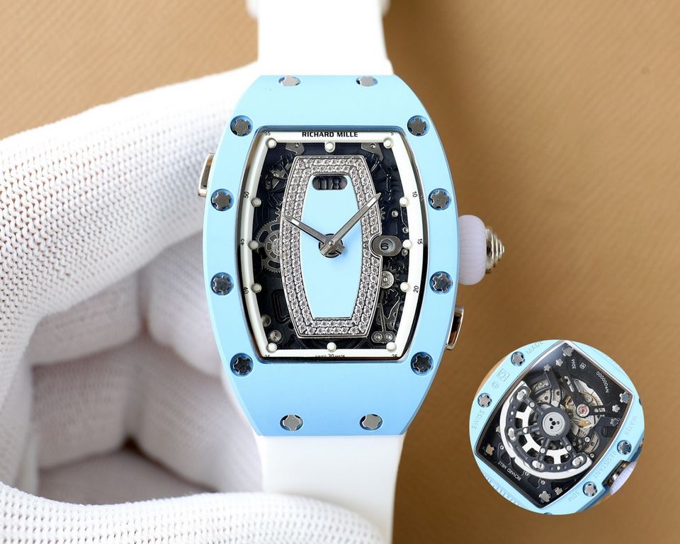 . Richard Mille (RM037) women's carbon fiber ceramic watch series This watch is from the Australian actress Margot Robbie endorsement of new products. This watch is made of stainless steel case overlay, the case is made 