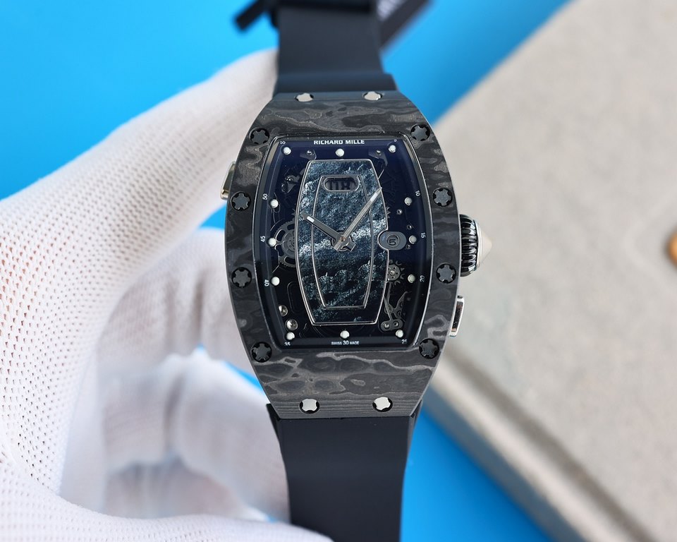 Richard Mille (RM037) women's carbon fiber ceramic watch series This watch is from Australia actress Margot Robbie endorsement of new products. This watch is made of stainless steel case overlay, the case is made of natu