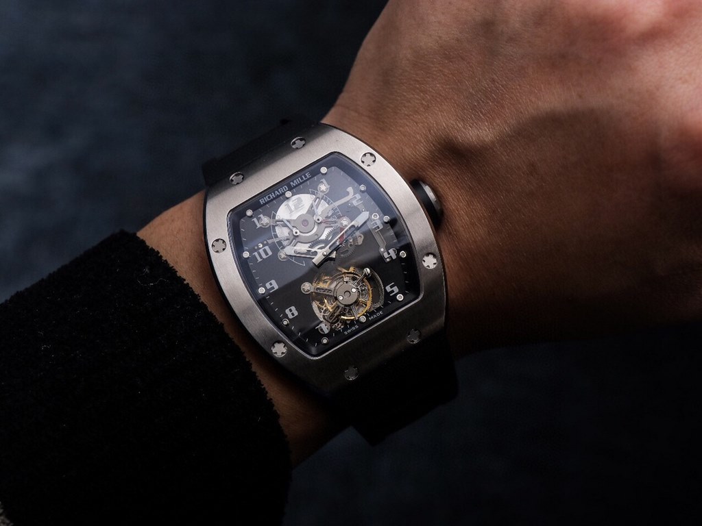 JB Richard Mille RM001   True Tourbillon Upgrade, upgraded as follows 1, re-copying the original data, the deck frame is closer to the original, the similarity is more than 95%; 2, upgraded to a toughened glass double-la