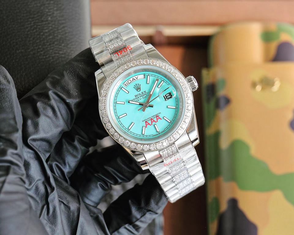 New products Rolex top plaything poisonous goods, do not like to hit the street watch water ghost you, he is definitely your soulmate. With Rolex's most classic submarine series water ghost as a prototype, after the ring