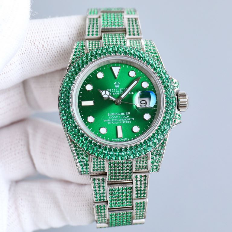 First time arrival, player poison, perfect restoration of the most expensive Rolex Full Sky watch ever made, the Submariner Pavé Diamond Special! The bezel, case, bracelet, and clasp are all densely set with the finest S