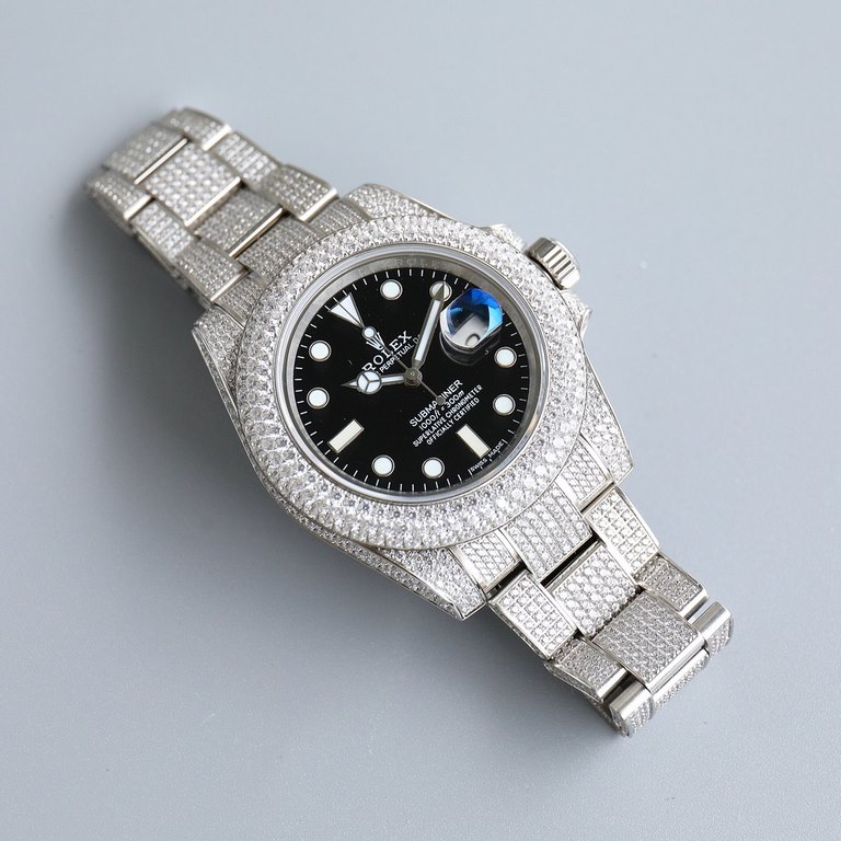 First time arrival, player poison, perfect restoration of the most expensive Rolex Full Sky watch ever made, the Submariner Pavé Diamond Special! The bezel, case, bracelet, and clasp are all densely set with the finest S