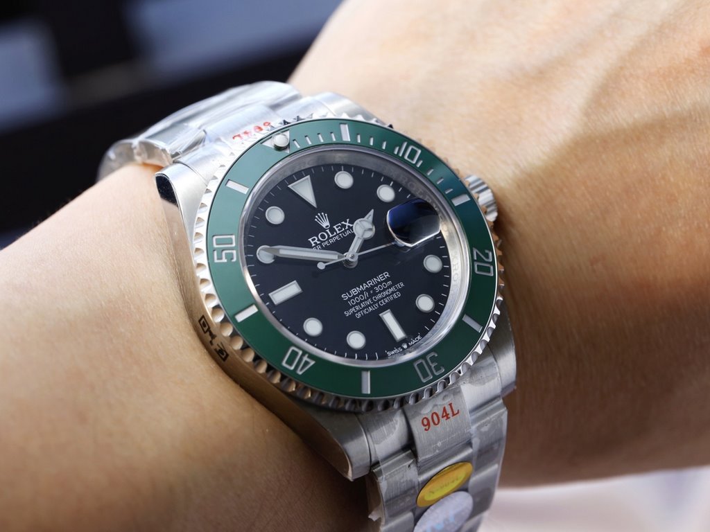 NF factory to strong production   Rolex new 41mm version of the water ghost! The top version is equipped with NFC sensor anti-counterfeiting function, which can be read by cell phone, and the card, official website and t