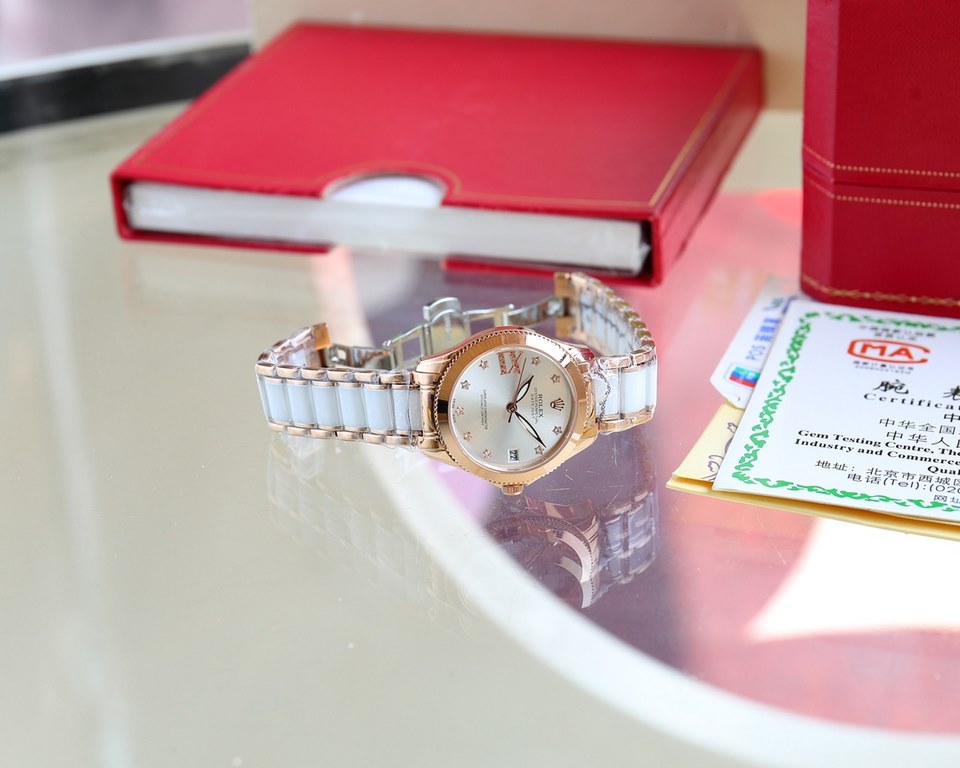 Brand：Rolex Style：New Women's Mechanical Watch Movement：Imported Citizen 8215 Mechanical Mirror：Imported Sapphire Glass Bracelet：Real Cowhide Bracelet316L Ceramic Bracelet between Steel Size：Diameter 34mm Thickness 11mm 