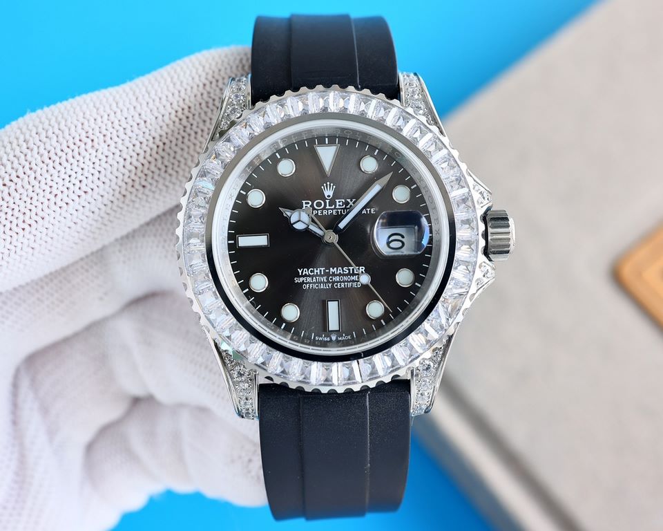 The Rolex Rolex Global Limited Edition Jeweled Yacht Masterpiece pushes the boundaries aesthetically, and you can combine your love of jewelry and Swiss watches in this watch. The bezel, case and buckle are set with Swar