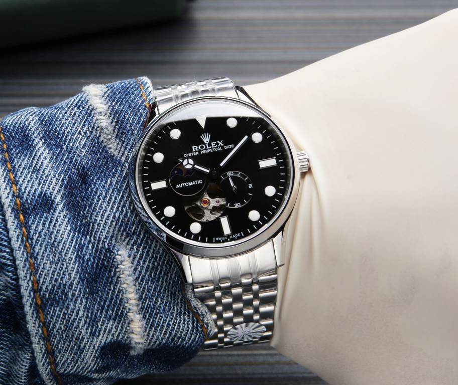 . (This product have been strictly waterproof pressure test, waterproof up to 120 meters  )Rolex, Sun, Moon and Stars series, equipped with the original imported 82S7 movement (0 return 0 after-sales), using super A stee