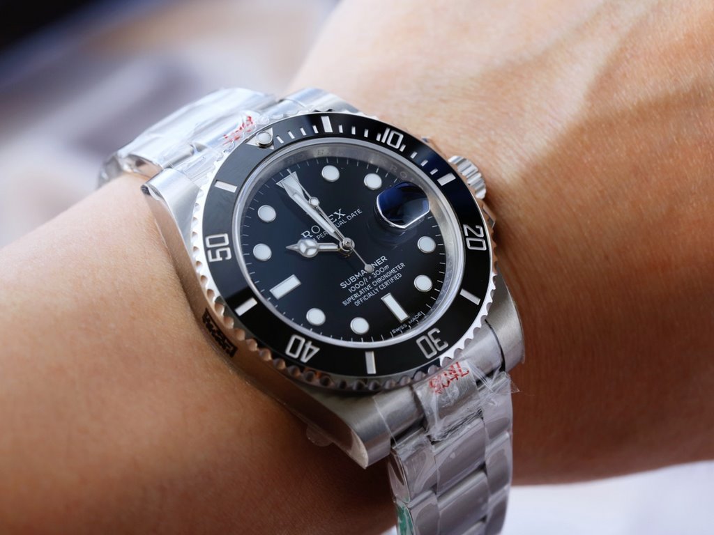 NF factory to strong production   Rolex top versionEquipped with NFC induction anti-counterfeiting function, can be read by cell phone induction, card, official website, dial inner shadow code three codes in one  Brand R