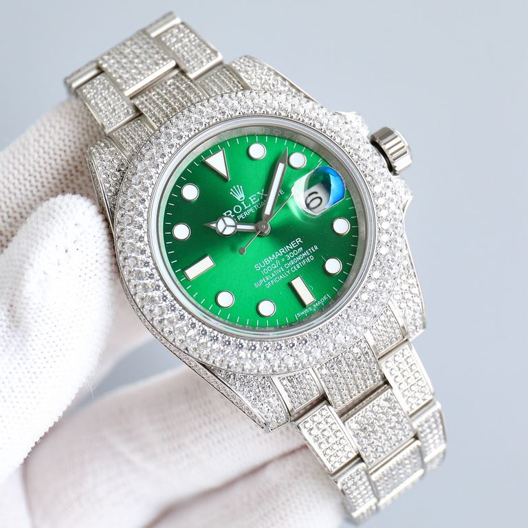 First time arrival, player poison, perfect restoration of the most expensive Rolex Full Sky watch ever made, the Submariner Pavé Diamond Special! The bezel, case, bracelet, and clasp are all densely set with the finest S