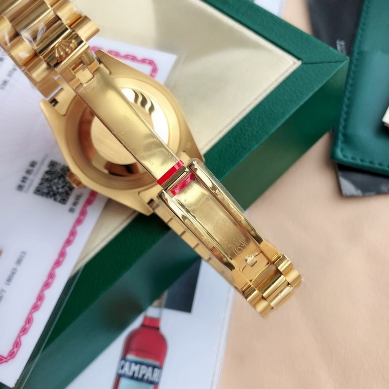 Batch with box Support Hong Kong, the United States direct mailThe rich man's happiness is so simple and unadorned, the real meaning of the gold watch to come, the whole body covered with 18k gold, the thickness of 5um, 