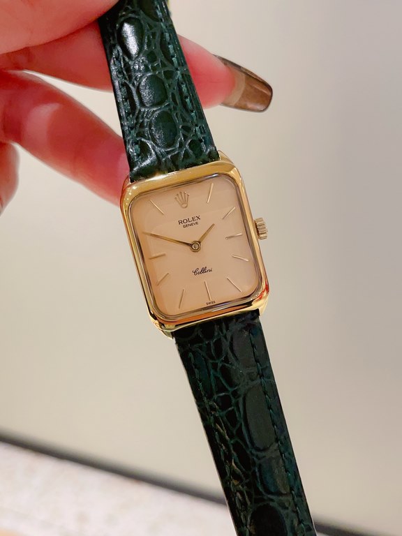 Rolex vintage cellini series, a unique presence in the vintage models, with the current Rolex style is very different, still entangled in going out to wear what table! This Rolex small gold watch must enter, a glance at 