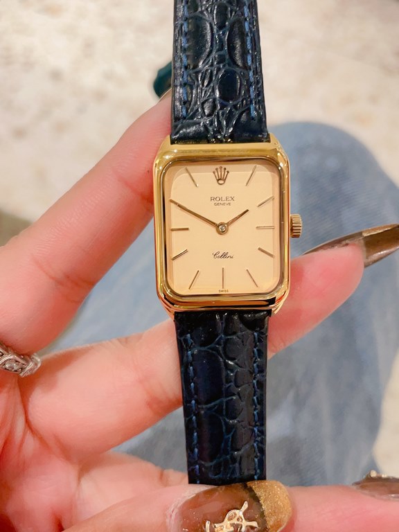 Rolex vintage cellini series, a unique presence in the vintage models, with the current Rolex style is very different, still entangled in going out to wear what table! This Rolex small gold watch must enter, a glance at 