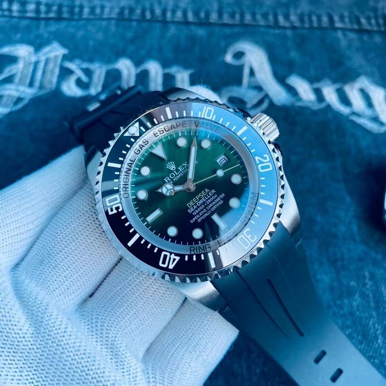 brand Rolex SEA-DWELLER Ghost King    introduction the essence of the copy of the parallel purchasing version of the Ghost King SEA case for steel to reach the same as the original  bezel original craft ceramic bezel thr