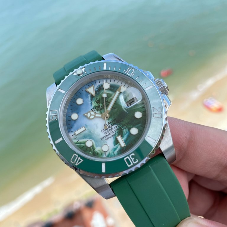 Same.  Submariner type series] [strong] good reputation   highly recommended productsMovement] imported Citizen mechanical movementThe bottom color pattern of the plate has been corrected by countless filters to ensure t