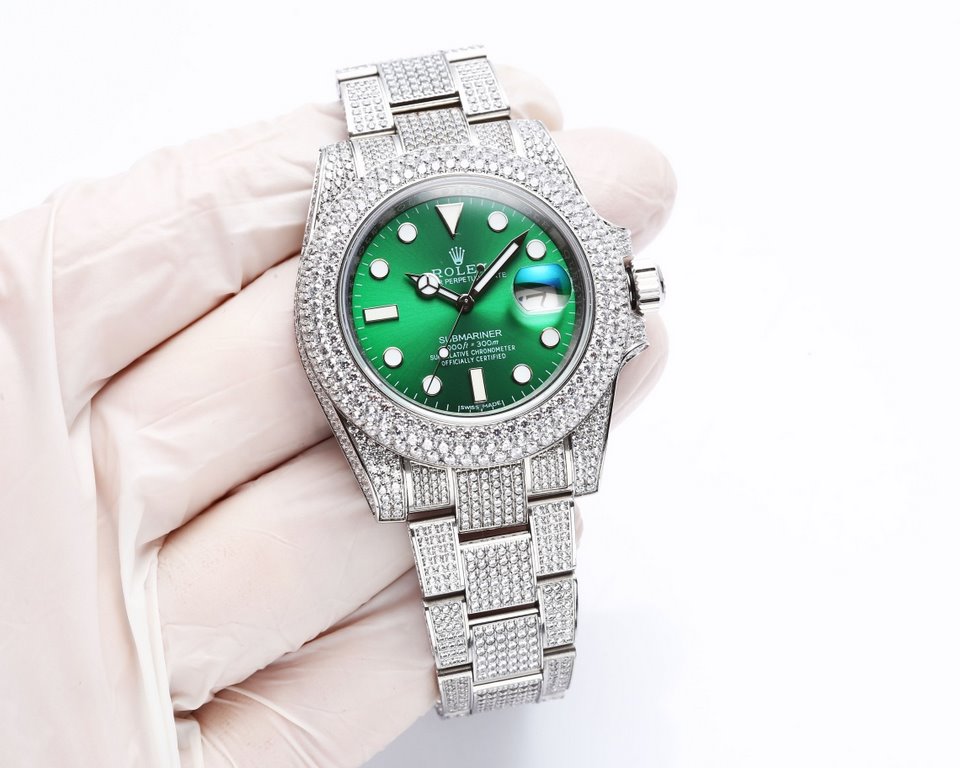 First time arrival, player poison, perfect restoration of the most expensive Rolex Full Sky watch ever made, the Submariner Pavé Diamond Special! The bezel, case, bracelet, and clasp are all densely set with the finest S