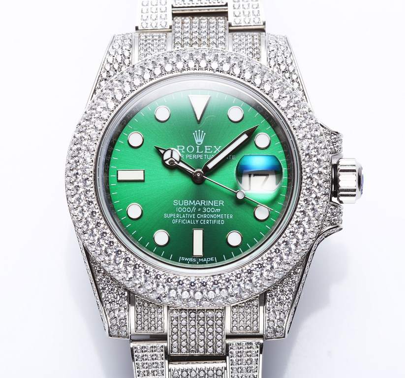 First time arrival, player poison, perfect restoration of the most expensive Rolex Full Sky watch ever made, the Submariner Pavé Diamond Special! The bezel, case, bracelet, and clasp are all densely set with the finest S