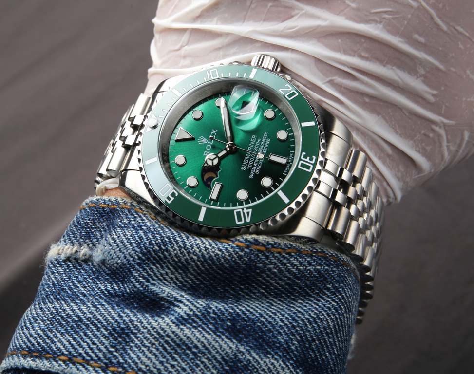 (Water resistant to 5 degrees, swimmable  !)The latest Rolex Submariner series upgraded version of the watch, the Sun, Moon and Stars series, equipped with the original imported 8217 movement (0 return 0 after-sales), 9 