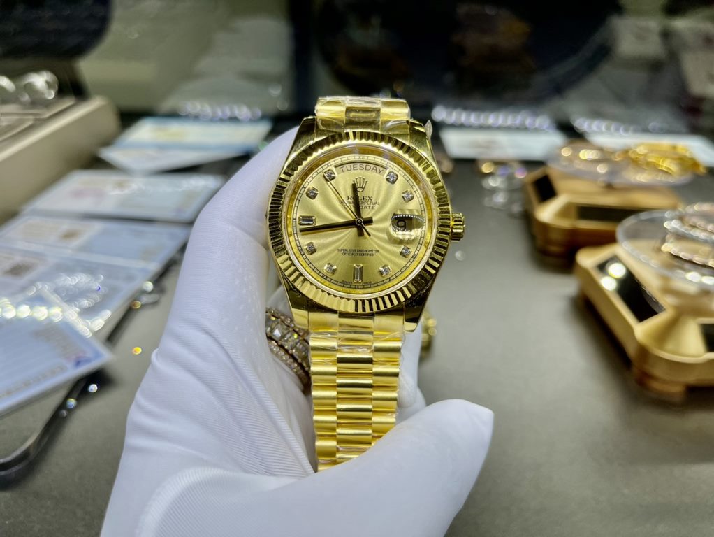 Customized Rolex log paragraph 41mm surface scale inlaid with South African real diamonds assembled ETA2836 machine package 18K yellow gold real gold K gold warranty 3 years (gold effect is the use of the least money to 