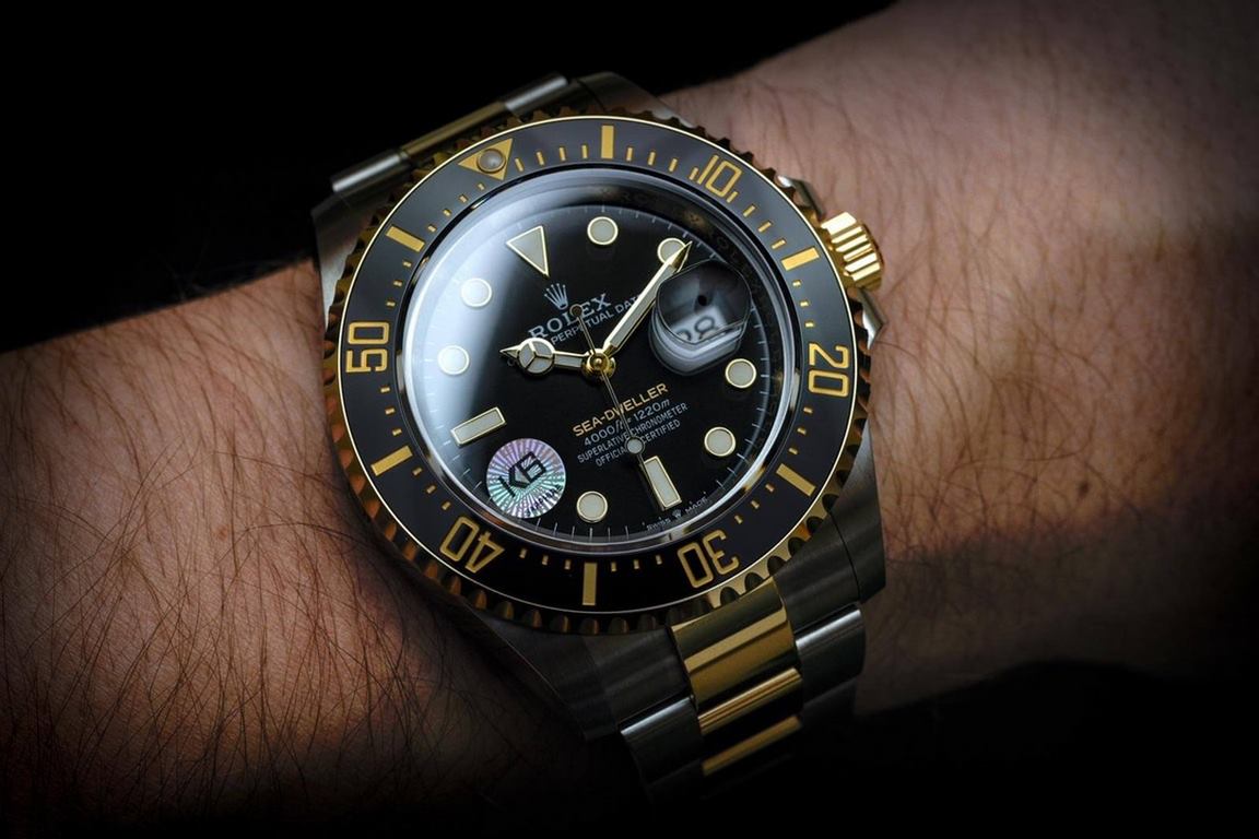 Rolex SEA-DWELLER Ghost King [Black Diamond] 43mm single red copy of the essence of the parallel generation version of the Ghost King SEA case in steel to reach the same with the genuine, the original process of ceramic 