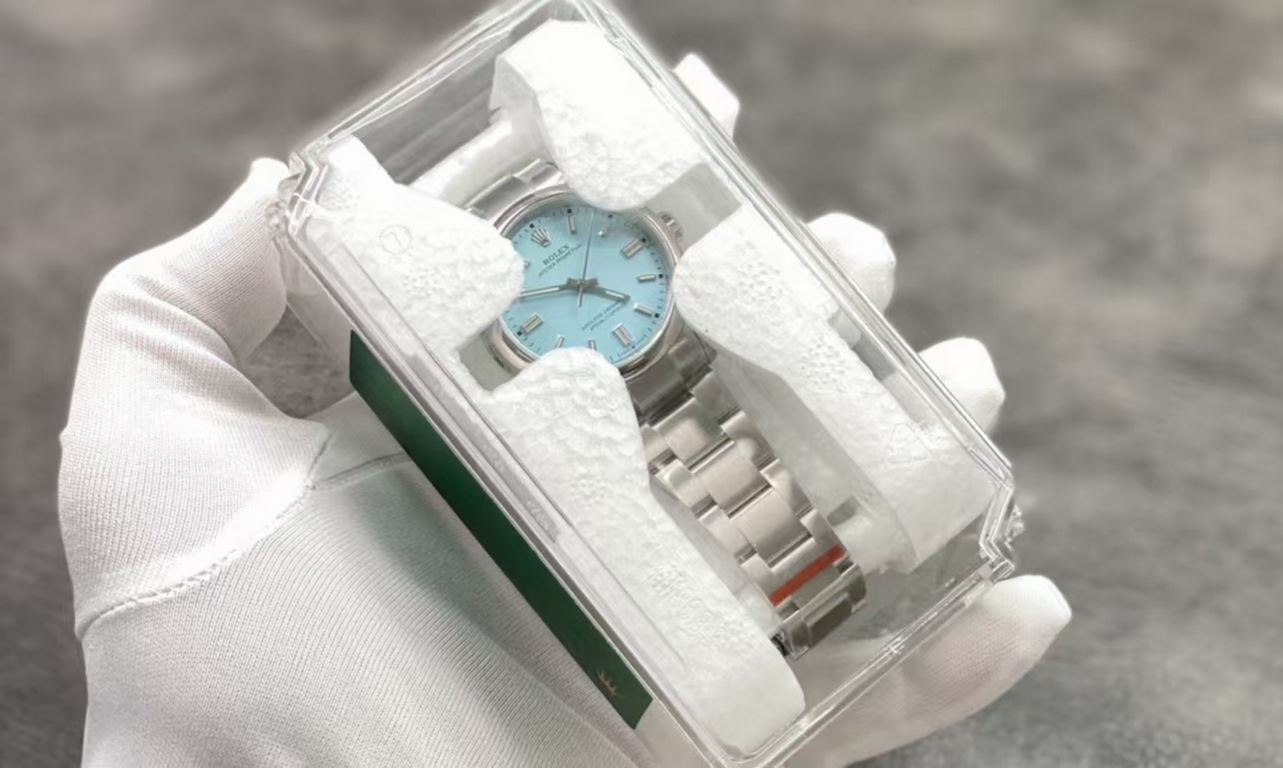 Rolex Oyster Perpetual, Tiffany blue dial, 36mm diameter! Sapphire glass, 904 steel! Shipments