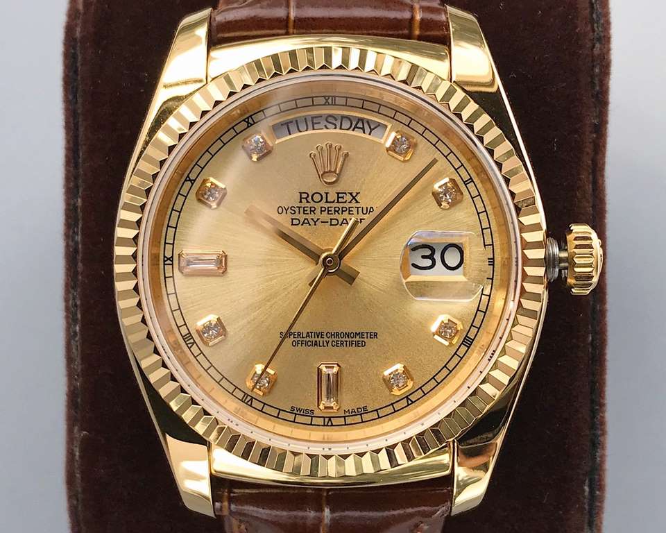 TR production] Rolex day-date 36mm weekly calendar type series of new a small number of arrivals to accept the scheduled shipment equipped with genuine imitation crocodile leather material strap, the original buckle, the