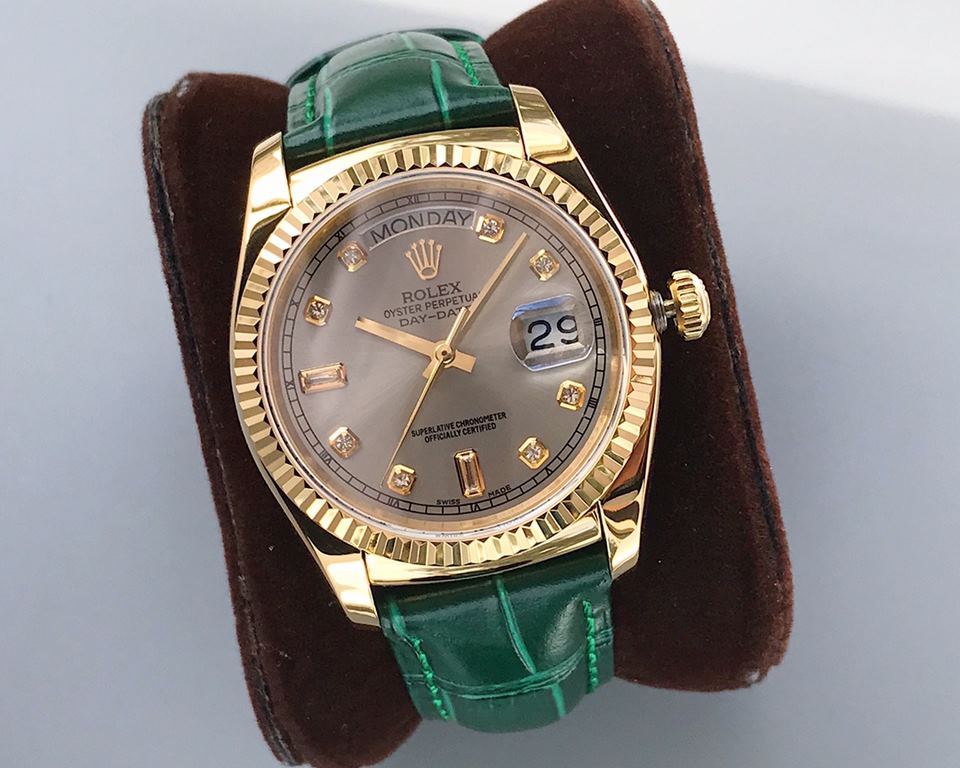 TR production] Rolex day-date 36mm weekly calendar type series of new a small number of arrivals to accept the scheduled shipment equipped with genuine imitation crocodile leather material strap, the original buckle, the