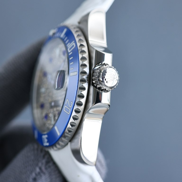 Uniform  . With Rolex's most classic submarine series water ghost as a prototype, after the ring mouth of the second modification, and then inlaid with top natural white stone, big shiny, extremely difficult, the same ma