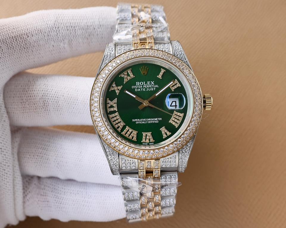 . Rolex ROLEX Luxury Ultimate Starburst Edition Hand-set and hand-built, the case and bracelet are fully encrusted with diamonds. Interpretation of luxury quality, dazzling, glamorous bloom. Movement domestic machine sta