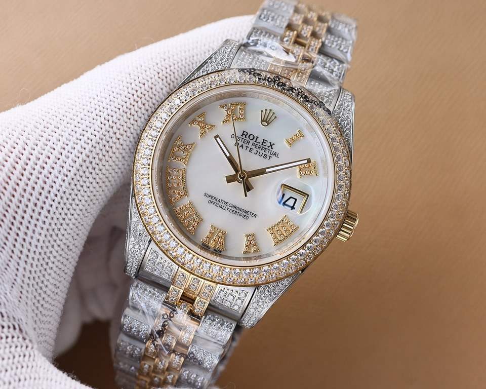 . Rolex ROLEX Luxury Ultimate Starburst Edition Hand-set and hand-built, the case and bracelet are fully encrusted with diamonds. Interpretation of luxury quality, dazzling, glamorous bloom. Movement domestic machine sta