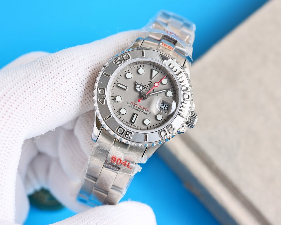 Wear the original texture Quality heritage!Oyster case, waterproof] 29mm in diameter, the thickness of the watch is the same as the original, 11 classic ratio1. Classic Oyster case with triangular pitted bezel.2. The han