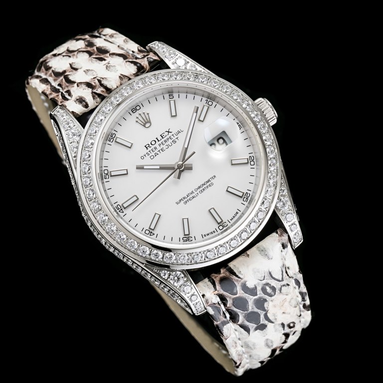 The highest version! The Rolex Full Diamond Log is known for its class. Vacuum plating, no color loss! Re-launch the upgraded version of the watch! Genuine snakeskin strap! The dial and case are set with luxurious diamon