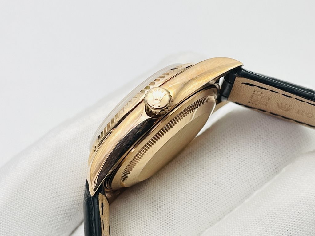 TR Factory2021 Recommended] New models recommended by RALEIGH. Rex DAY-DATE series! Diameter 36mm, Details1 Perfect big week-small calendar disk, super luminous needle, double dividing sapphire glass, the case is made of