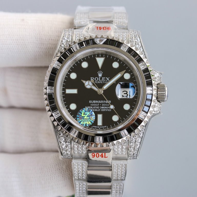 A luxury masterpiece, the Rolex SUB Submariner Rear Diamond Customized! It's a fusion of luxury sparkle and never-fading color, and it's a classic and trendy choice!Each diamondfancy color gem from Austria (Swarovski ori