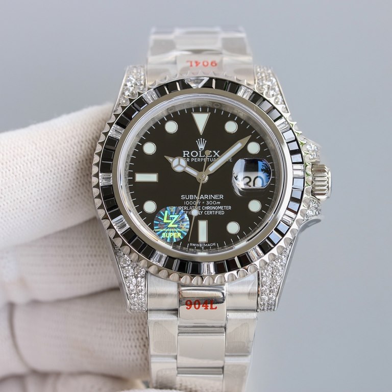 A luxury masterpiece, the Rolex SUB Submariner Rear Diamond Customized! It's a fusion of luxury sparkle and never-fading color, and it's a classic and trendy choice!Each diamondfancy color gem from Austria (Swarovski ori