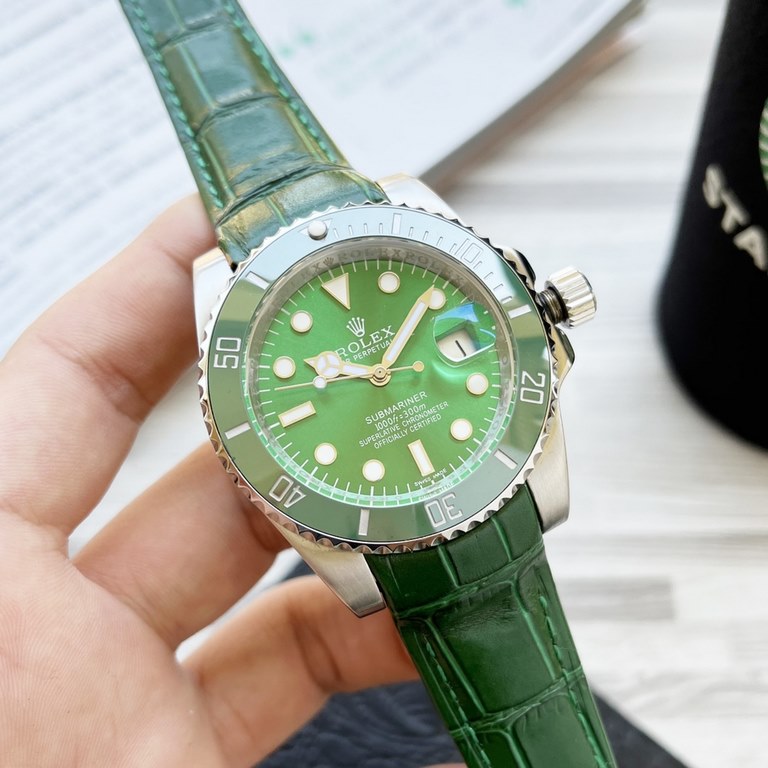 Rolex top plaything poisonous goods, do not like to hit the street watch water ghost you, he is definitely your soulmate. With Rolex's most classic submarine series water ghost as a prototype, after the ring mouth of the