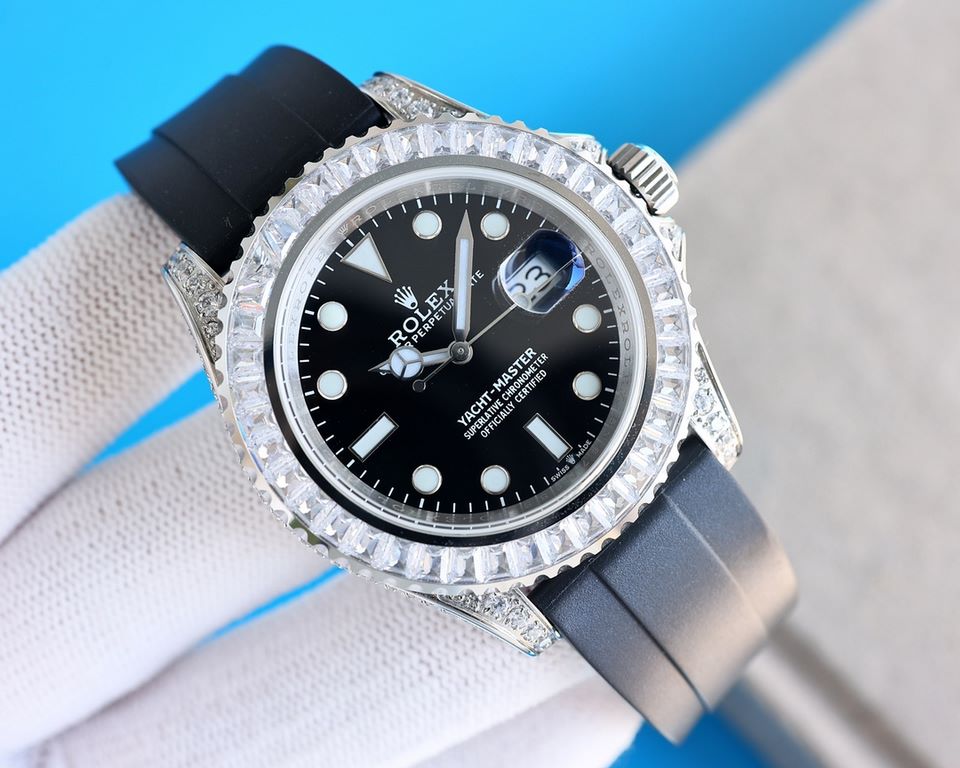 The Rolex Rolex Global Limited Edition Jeweled Yacht Masterpiece pushes the boundaries aesthetically, and you can combine your love of jewelry and Swiss watches in this watch. The bezel, case and buckle are set with Swar