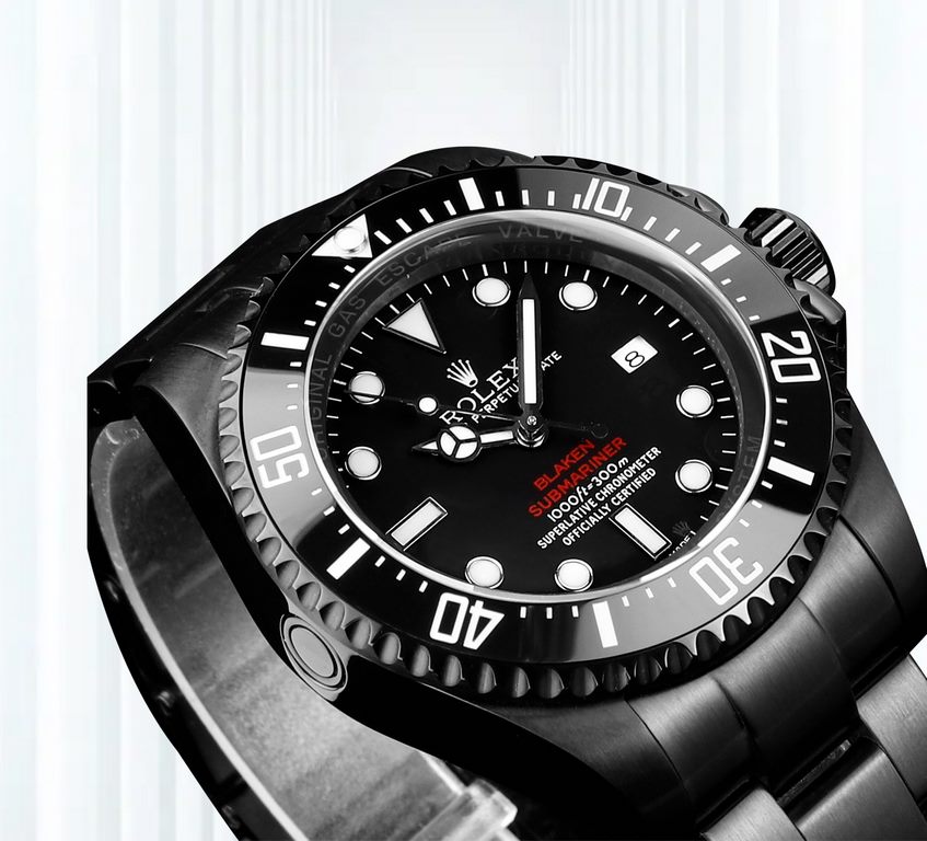 Supreme BLAKEN version! The Supreme Big Ghost King dares to experiment and create a new trend - 44mm diameter!Rolex SEA Overseas Customized Edition - RedBlueBlack is a stunning arrival. Equipped with Seagull 28363135 mov