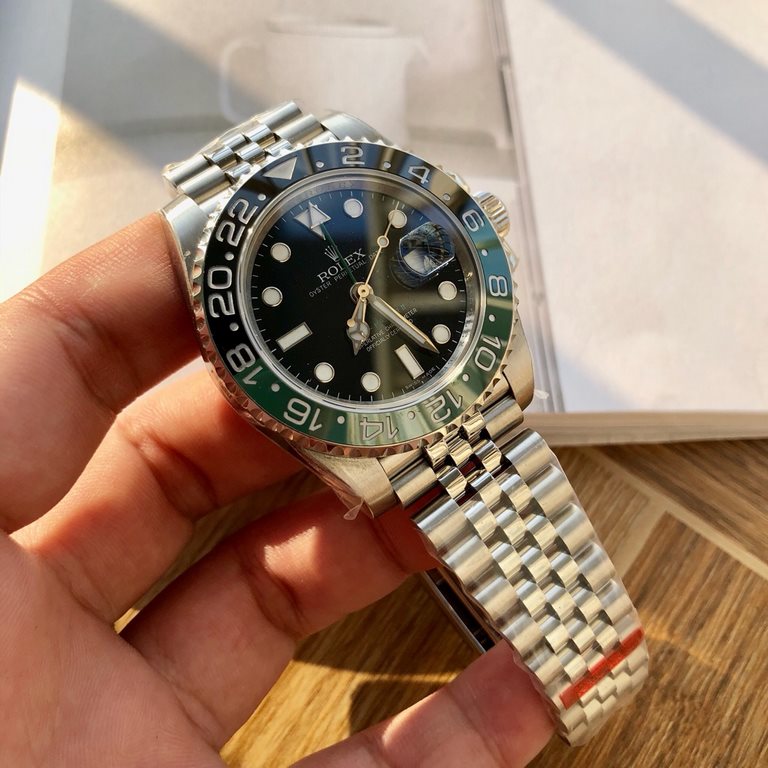 Batch match box Support Hong Kong, the United States direct mailRolex GMT  , color clash is really too good! The case and buckle are made of genuine steel combined with more durable and corrosion-resistant! Automatic mec