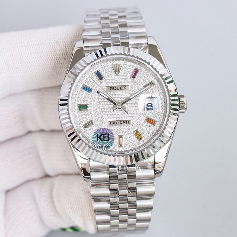 A tribute to a classic. 8 months.The original Rolex Day-Date 41mm.A model of the classic watch.1 Synchronized with the original Tianjin 2824. 72-hour power reserve. Not the market ordinary version.2 Material overall 904 