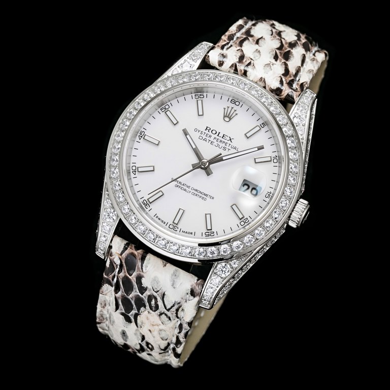 The highest version! The Rolex Full Diamond Log is known for its class. Vacuum plating, no color loss! Re-launch the upgraded version of the watch! Genuine snakeskin strap! The dial and case are set with luxurious diamon