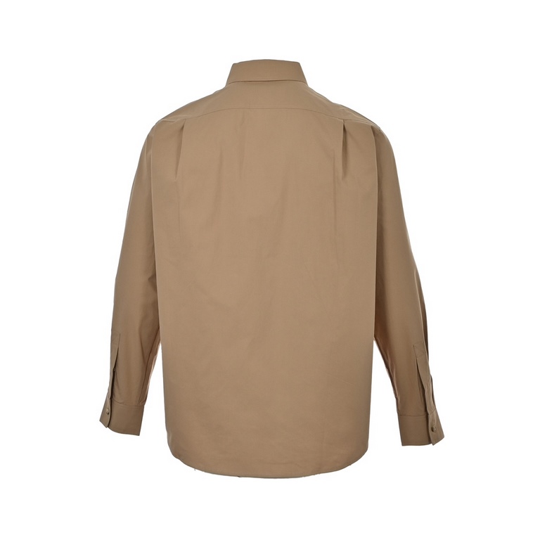 BurberryBurberry 23ss warhorse patch shirtThe original domestic 8400 purchased, the use of Korean shirt fabrics, compared to the market fabrics, to achieve the original version of the consistent high density, soft and st