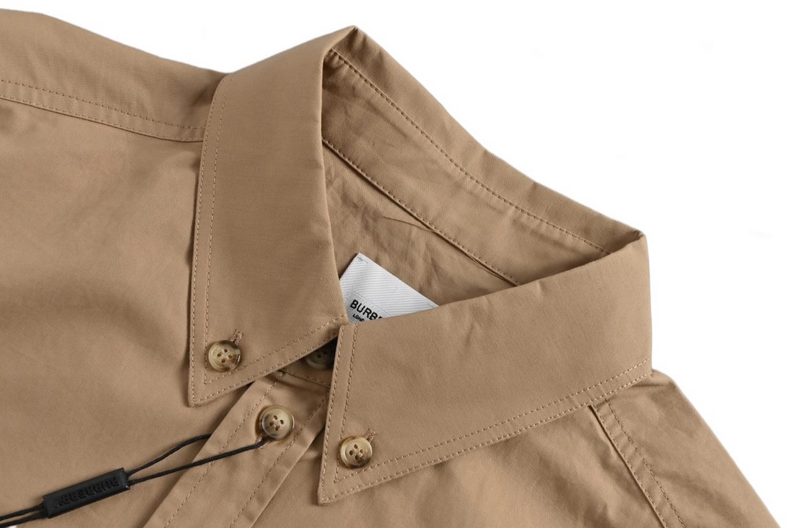 BurberryBurberry 23ss warhorse patch shirtThe original domestic 8400 purchased, the use of Korean shirt fabrics, compared to the market fabrics, to achieve the original version of the consistent high density, soft and st