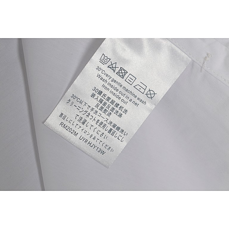 LouisVuittonLouis Vuitton LV 22ss Chest Label Overhead ShirtSize：XS S M LZp purchased, first pattern. The fabric is customized swoop silk, silky and breathable on the top. Infrared positioning tailoring, custom shell hea