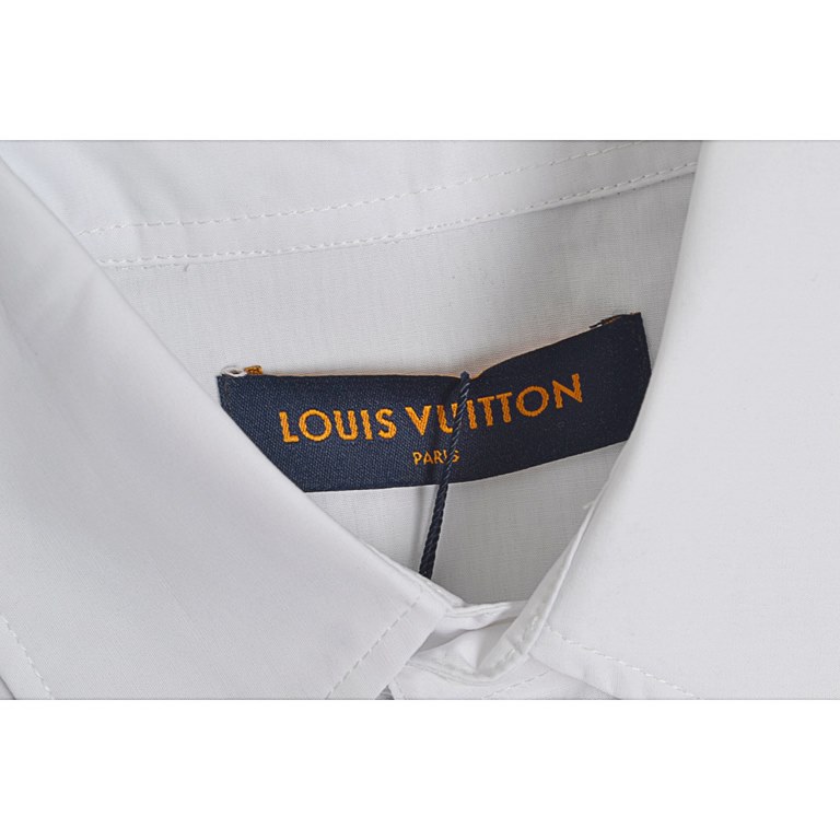 LouisVuittonLouis Vuitton LV 22ss Chest Label Overhead ShirtSize：XS S M LZp purchased, first pattern. The fabric is customized swoop silk, silky and breathable on the top. Infrared positioning tailoring, custom shell hea